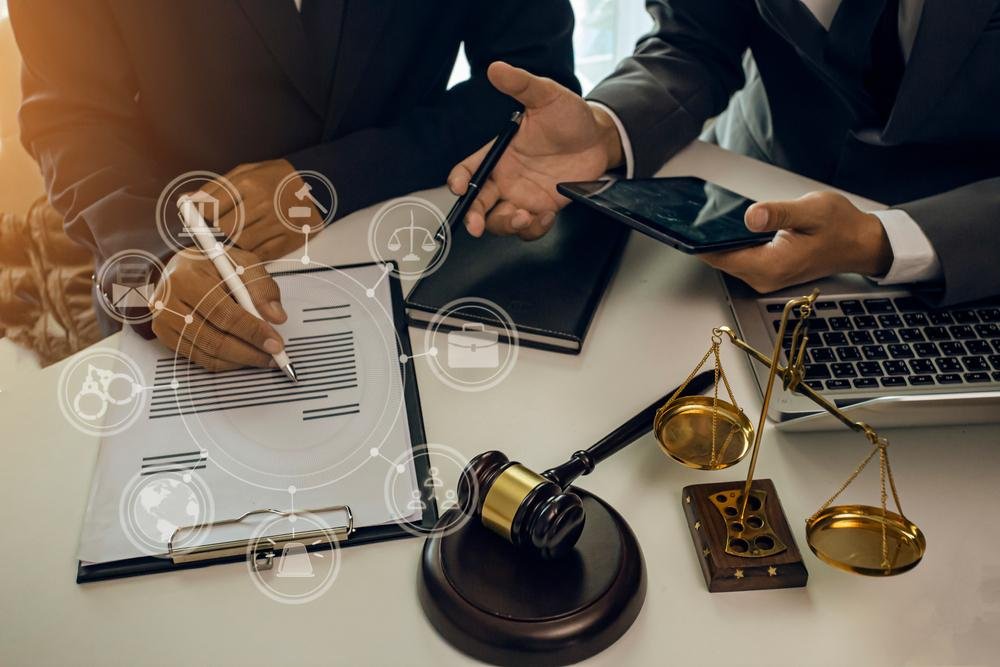 إيليفيا… شريكك القانوني الموثوق داخل مصر وخارجها