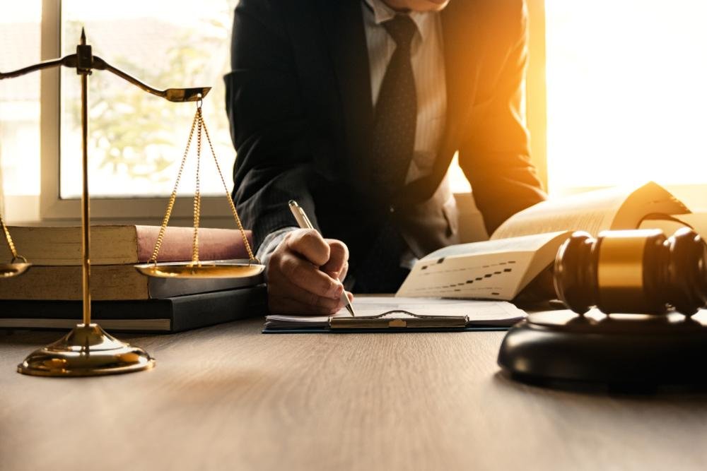 خدمات قانونية شاملة... لماذا تختار ايليفيا ؟